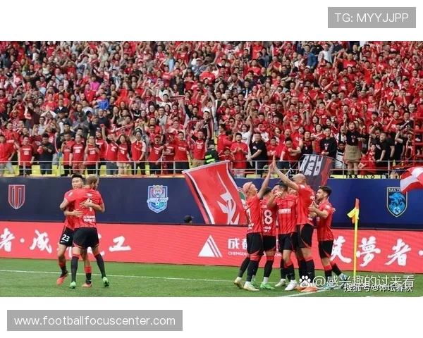 中国足球超级联赛迎来全新赛季 多支球队积极备战争夺冠军荣誉