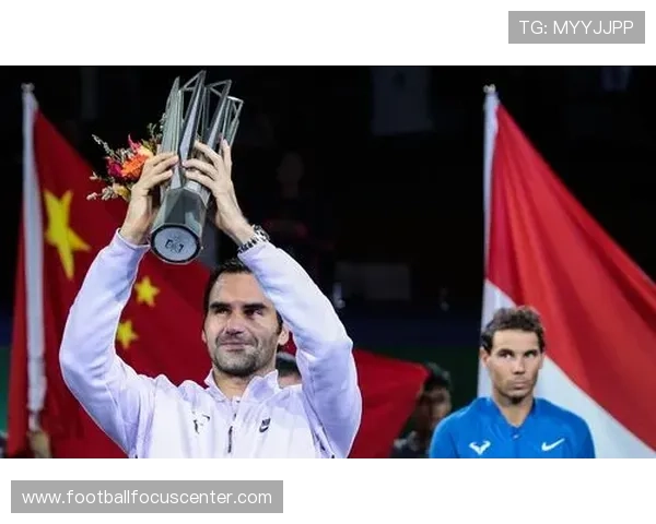 网球大师赛：纳达尔逆袭夺冠，费德勒宣布退役后首度亮相